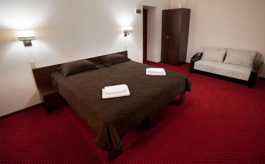 Hotel 12 Charkiv Rum bild
